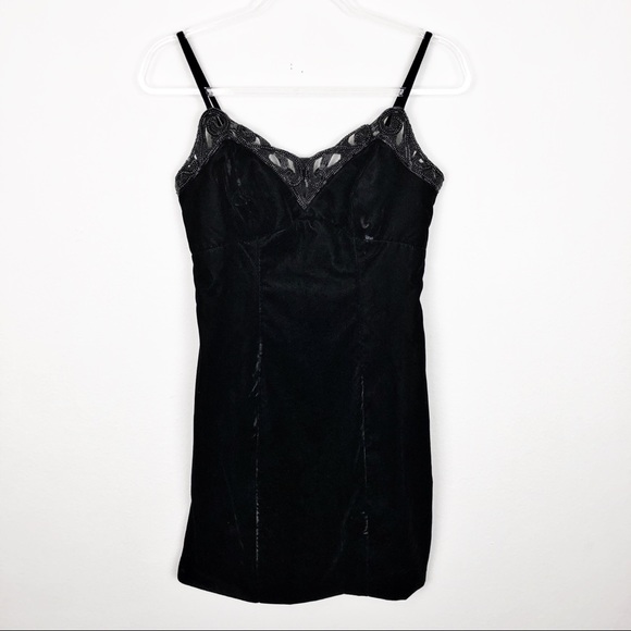 VINTAGE Black Velour Beaded Cocktail Dress Sz 7/8 - Picture 1 of 6